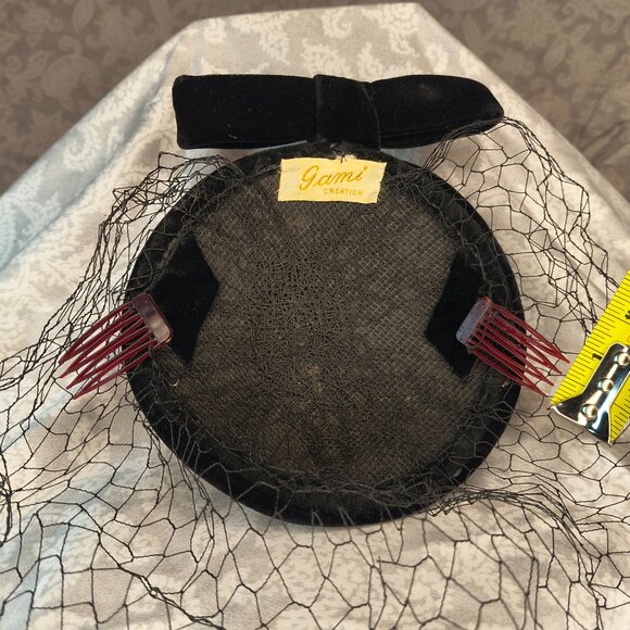 Black velvet spiral vintage funeral hat with 5\